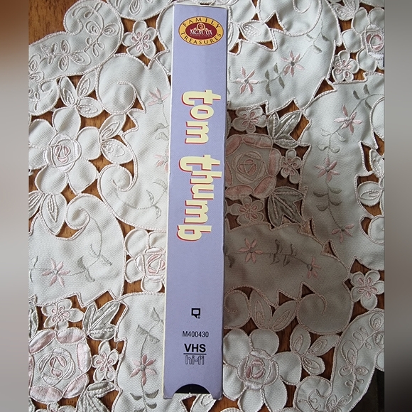 Tom Thumb Vintage 1958 VHS Movie 🎬 - Picture 3 of 5